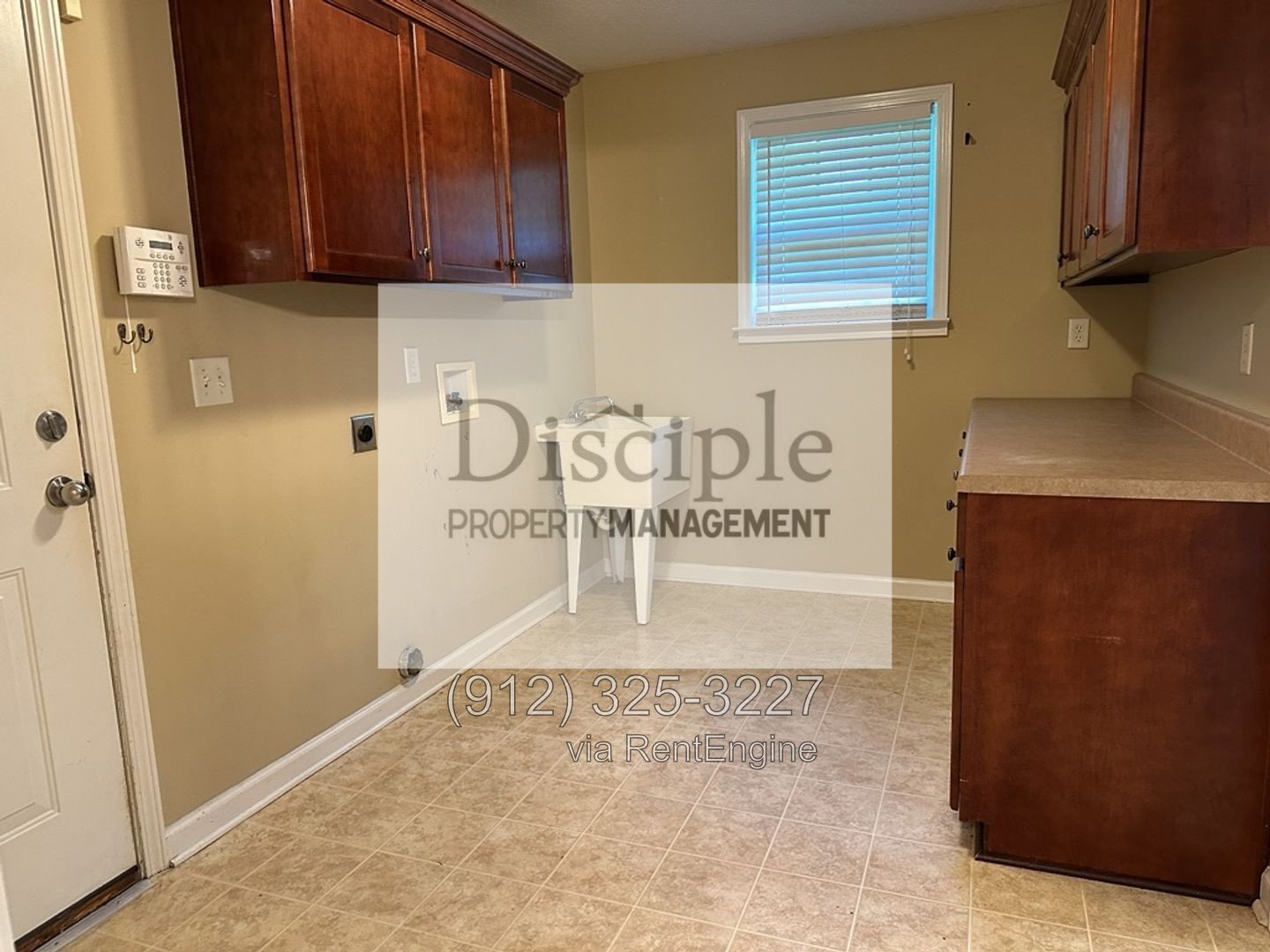 Available Now! 300 Lake Shore Drive in Midway! property image
