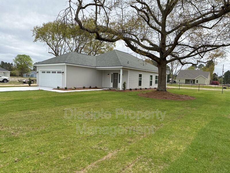 *JUST REDUCED W/ MOVE IN SPECIAL* $500 off the first month's rent with a signed lease by 01/16/2026 for 20 Owens Road property image