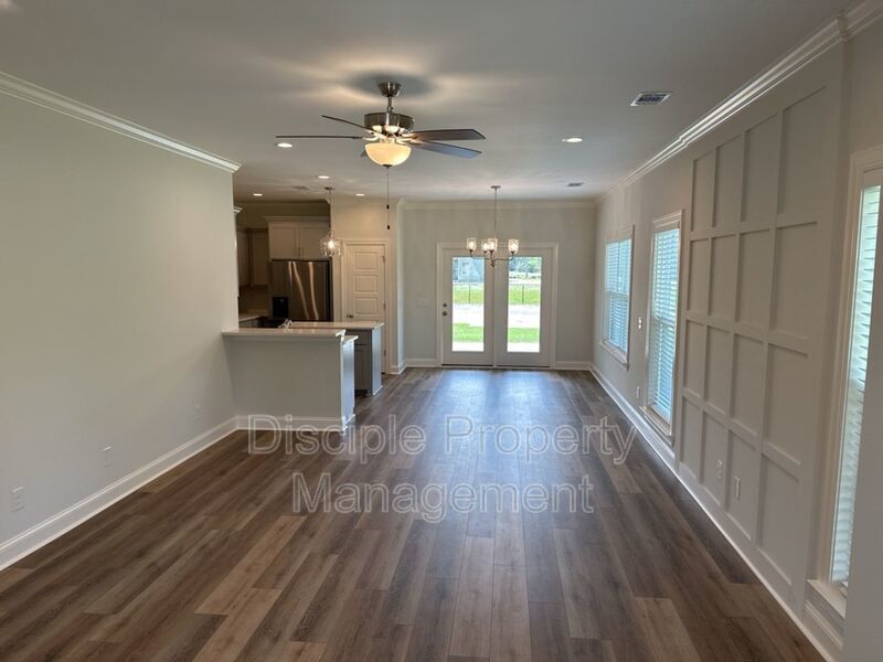 *JUST REDUCED W/ MOVE IN SPECIAL* $500 off the first month's rent with a signed lease by 01/16/2026 for 20 Owens Road property image