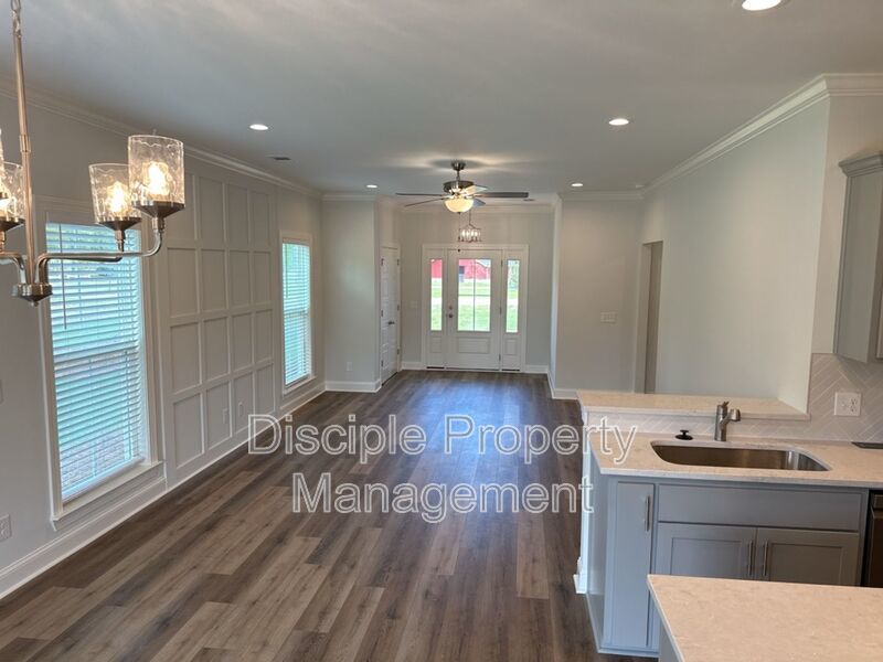 *JUST REDUCED W/ MOVE IN SPECIAL* $500 off the first month's rent with a signed lease by 01/16/2026 for 20 Owens Road property image