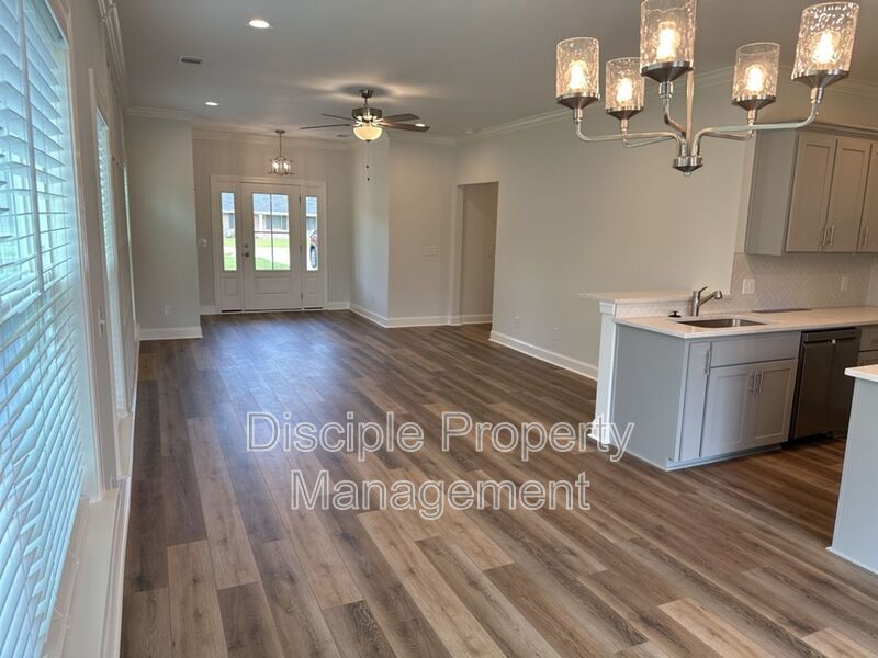 *JUST REDUCED W/ MOVE IN SPECIAL* $500 off the first month's rent with a signed lease by 01/16/2026 for 20 Owens Road property image