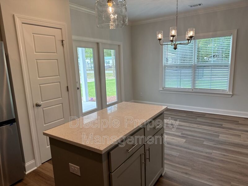 *JUST REDUCED W/ MOVE IN SPECIAL* $500 off the first month's rent with a signed lease by 01/16/2026 for 20 Owens Road property image