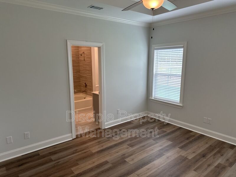 *JUST REDUCED W/ MOVE IN SPECIAL* $500 off the first month's rent with a signed lease by 01/16/2026 for 20 Owens Road property image