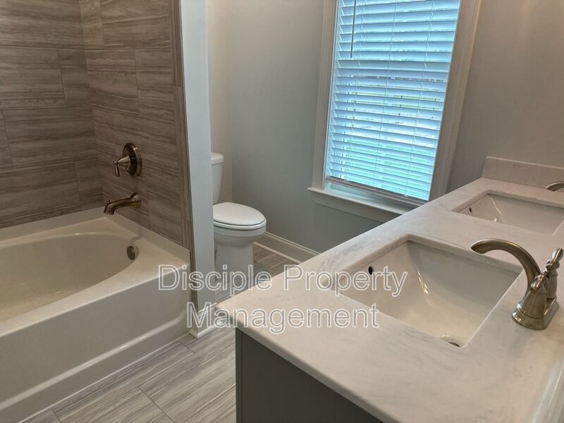 *JUST REDUCED W/ MOVE IN SPECIAL* $500 off the first month's rent with a signed lease by 01/16/2026 for 20 Owens Road property image