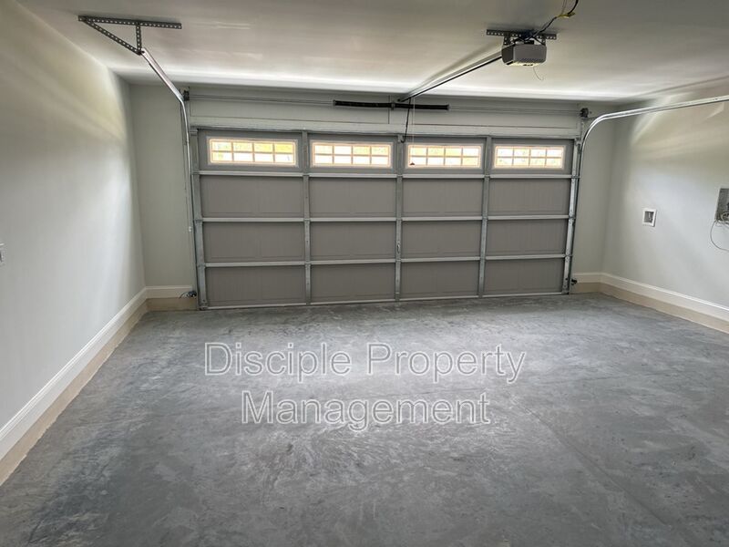 *JUST REDUCED W/ MOVE IN SPECIAL* $500 off the first month's rent with a signed lease by 01/16/2026 for 20 Owens Road property image