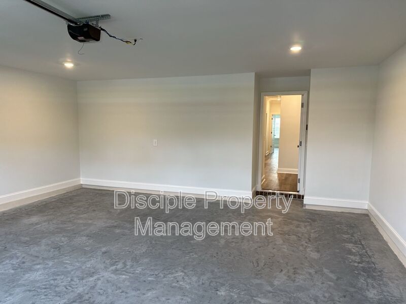 *JUST REDUCED W/ MOVE IN SPECIAL* $500 off the first month's rent with a signed lease by 01/16/2026 for 20 Owens Road property image