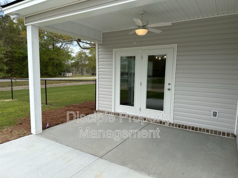 *JUST REDUCED W/ MOVE IN SPECIAL* $500 off the first month's rent with a signed lease by 01/16/2026 for 20 Owens Road property image