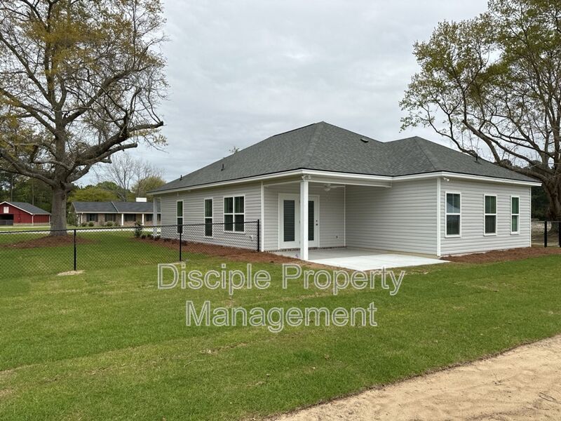 *JUST REDUCED W/ MOVE IN SPECIAL* $500 off the first month's rent with a signed lease by 01/16/2026 for 20 Owens Road property image