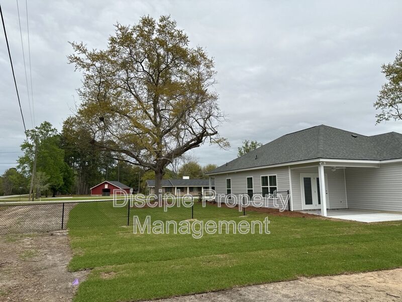 *JUST REDUCED W/ MOVE IN SPECIAL* $500 off the first month's rent with a signed lease by 01/16/2026 for 20 Owens Road property image