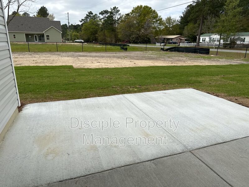 *JUST REDUCED W/ MOVE IN SPECIAL* $500 off the first month's rent with a signed lease by 01/16/2026 for 20 Owens Road property image